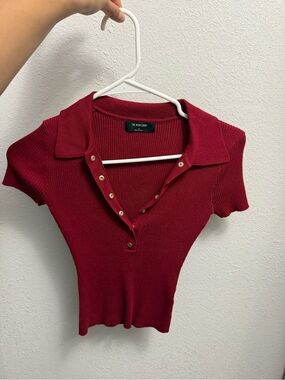 Short Sleeve Ribbed Top in Burgundy